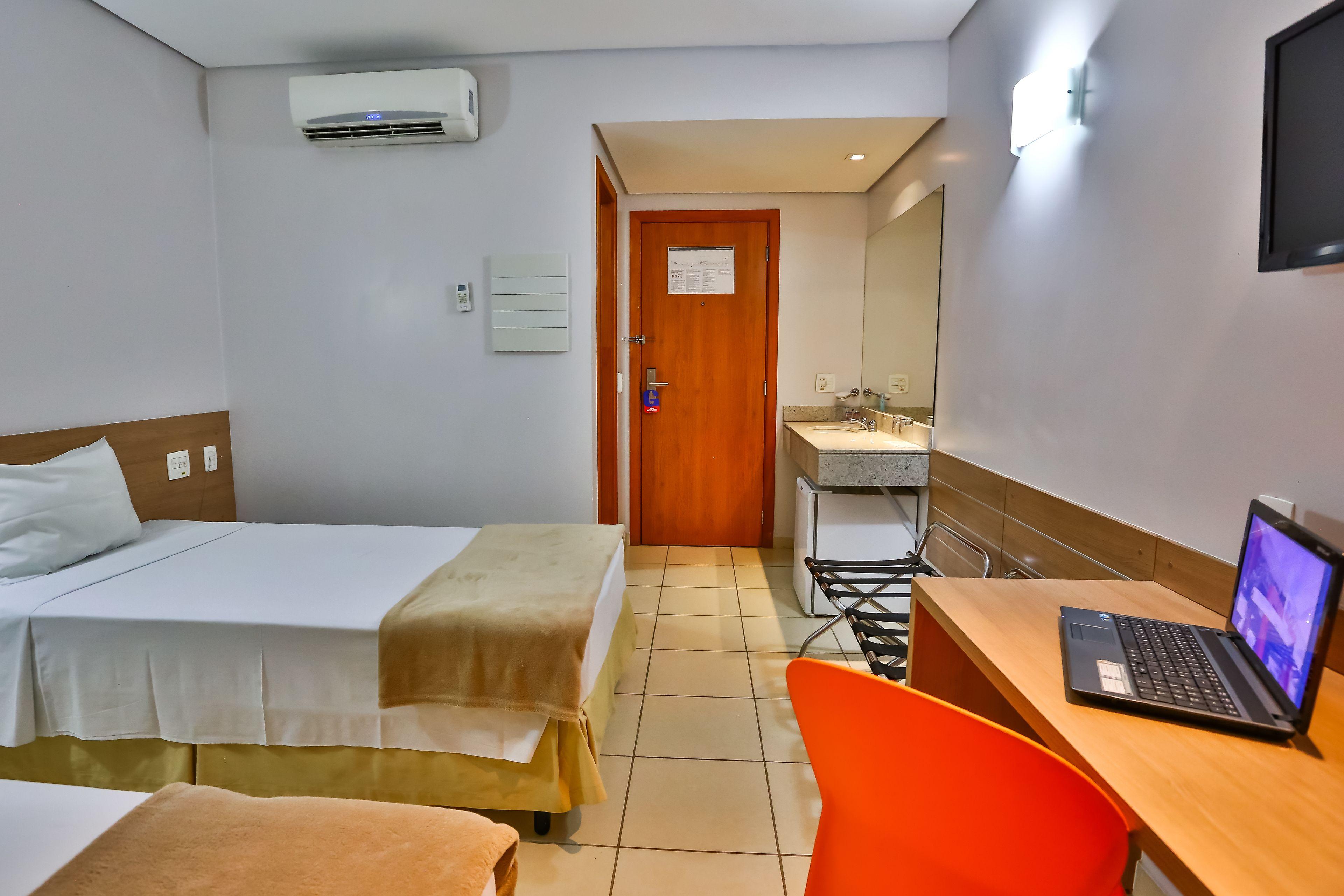Hotel Go Inn Estacao Goiania — Fotos 1